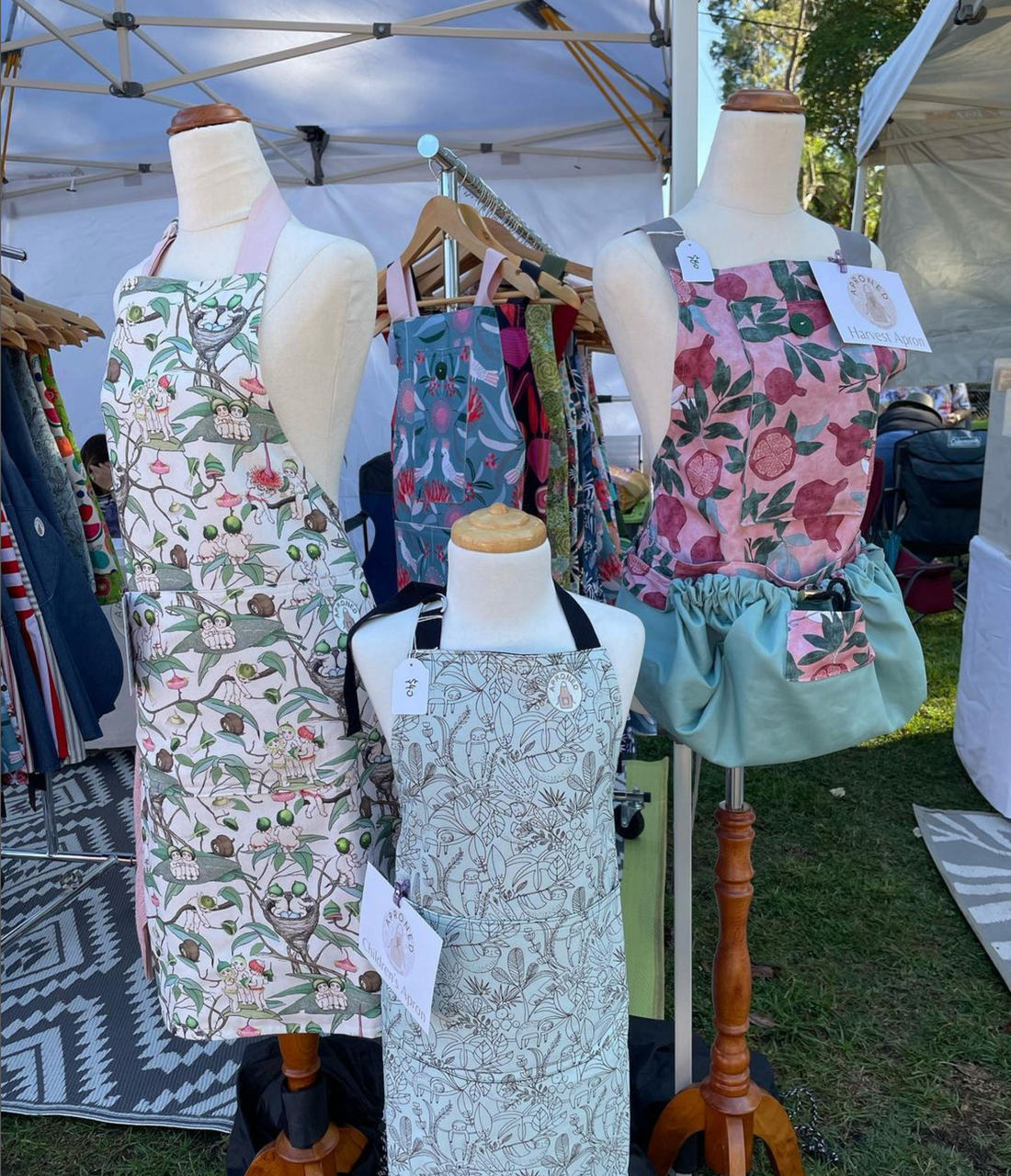 What jobs wear aprons?