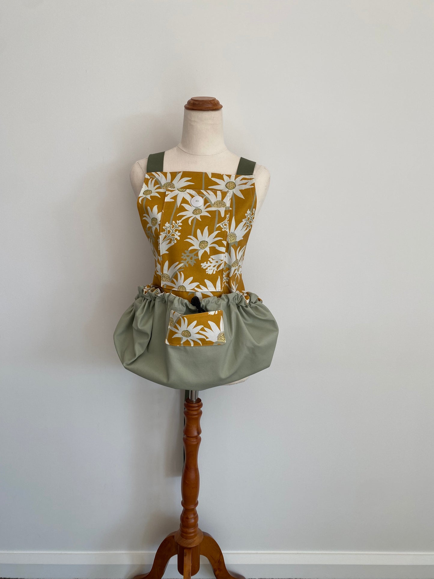 Harvest Apron Yellow Flannel Flower , Garden Apron