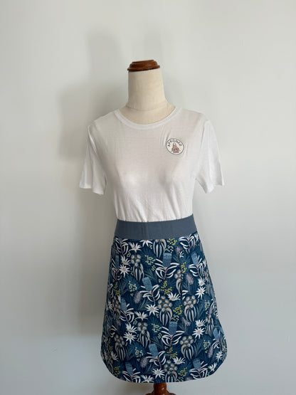 Banksia Flannel Flower Waist Apron