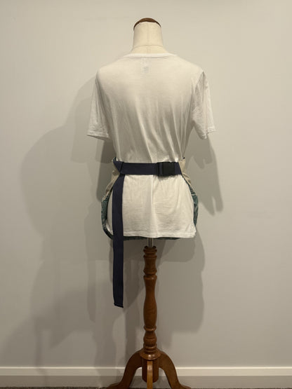 Blue Faced Honey Eater Peg Apron back