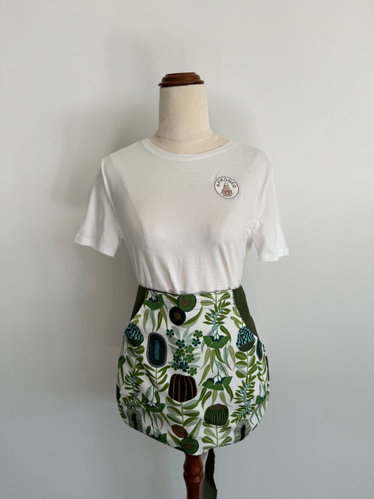 Green Banksia Peg Apron by Aproned