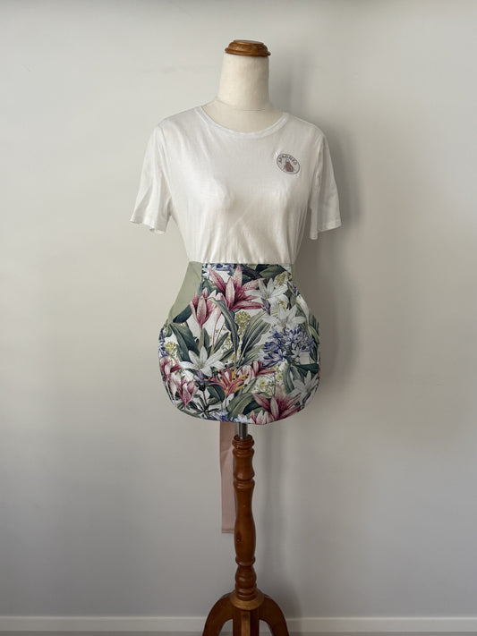 Vibrant Agapanthus Peg Apron front