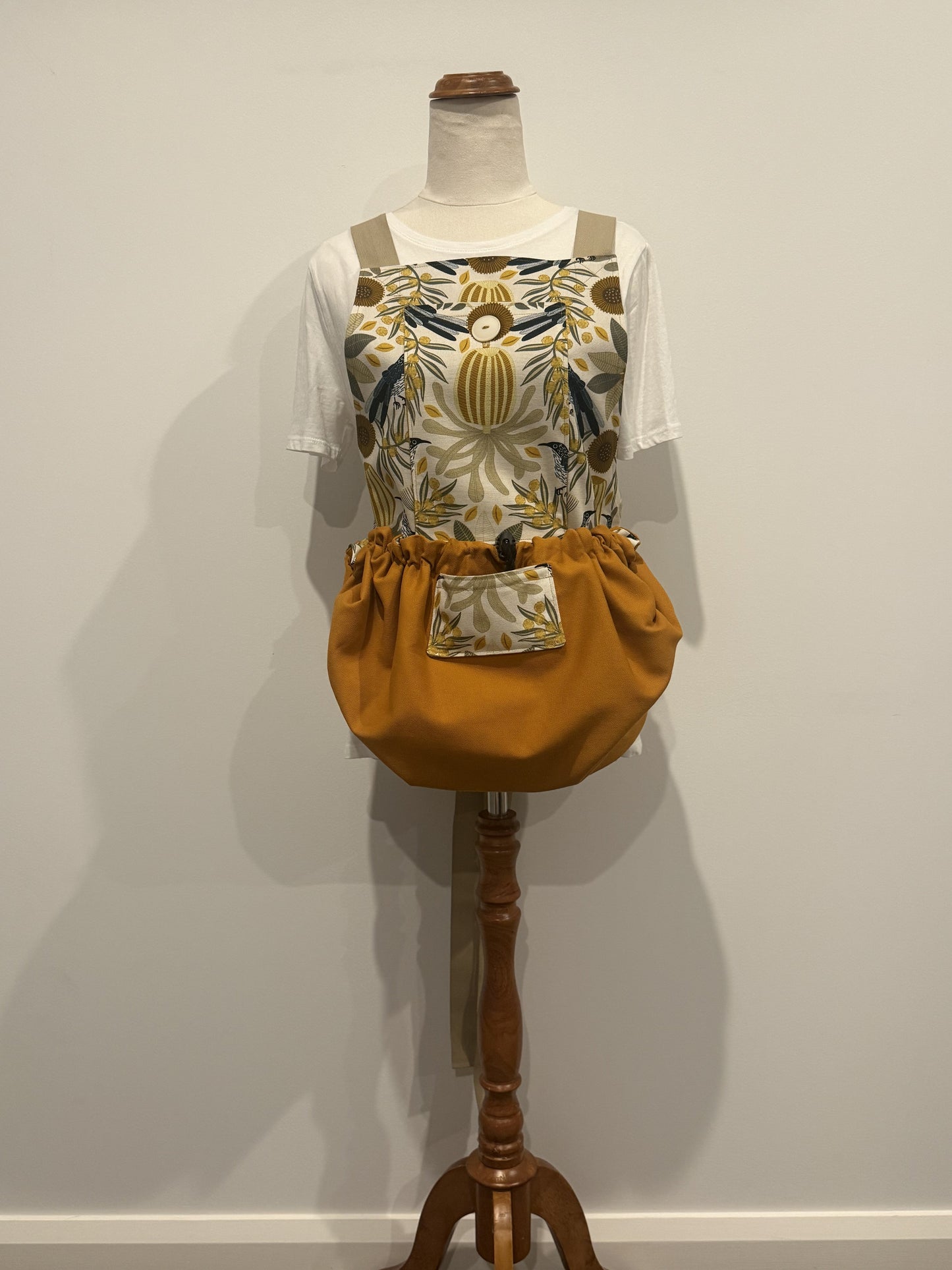 Wattle Bird Harvest pouch
