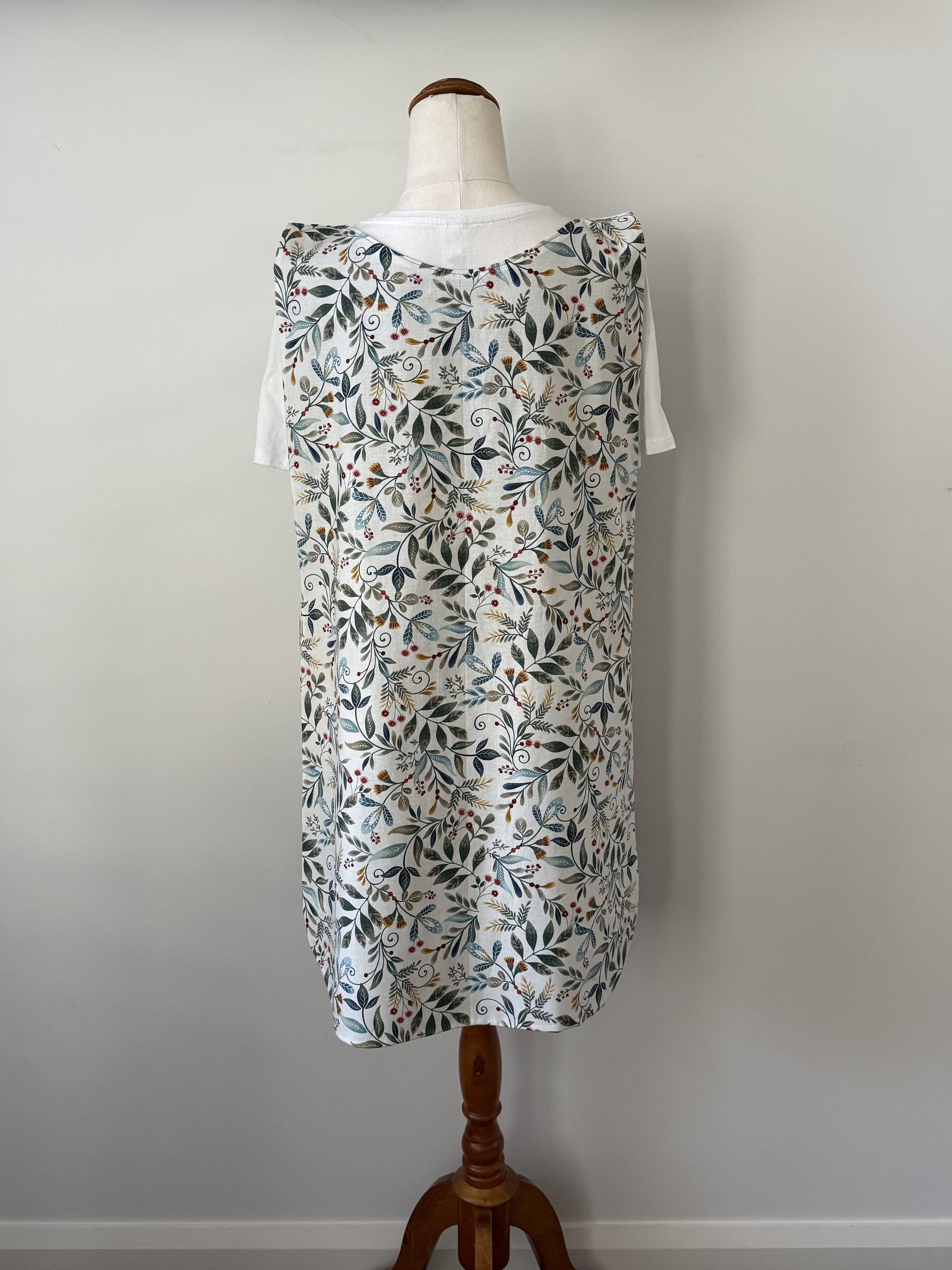 Whimsy Floral Pinny back